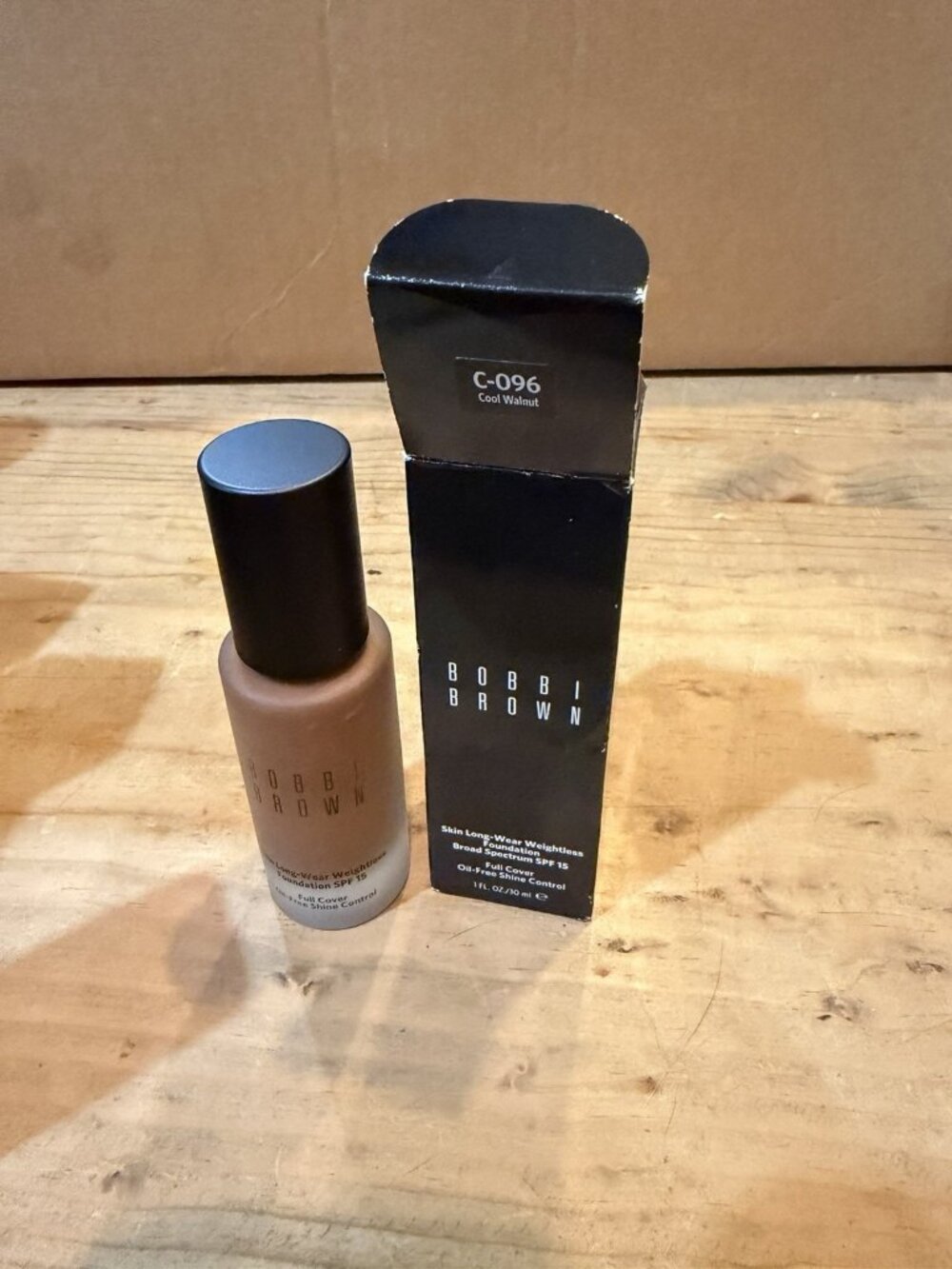 Bobbi Brown Skin Long-Wear Weightless Foundation C-096 Cool Walnut SPF 15